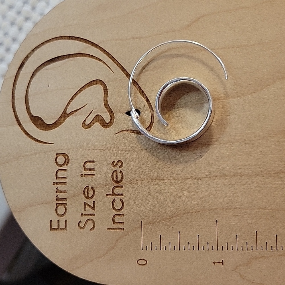 Sculptural Threader Hoop Earrings - Picture 4 of 7